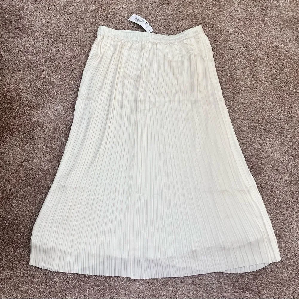 Amour Vert Blazed Pleated and Lined Skirt